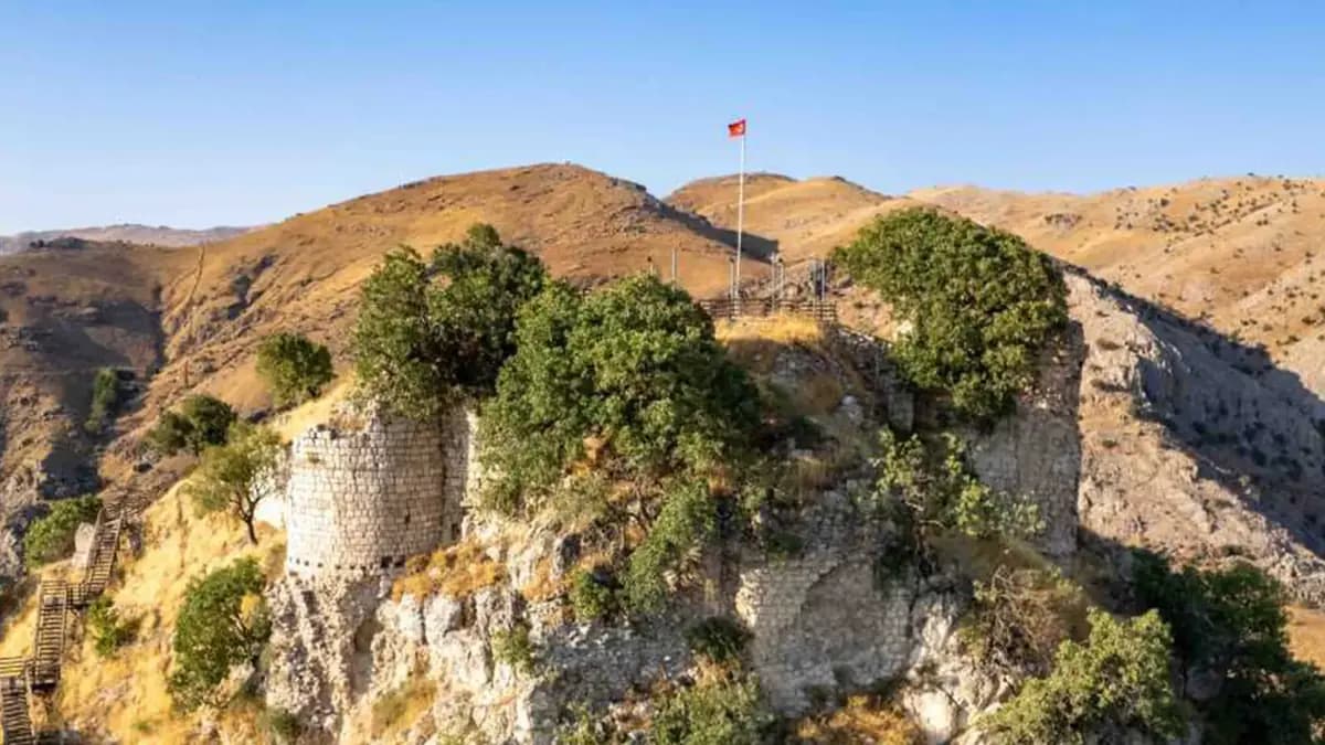 Kozluk (Hezo) Kalesi - Batman Turistik Gezi Noktası Fotoğraf 1 | Batman360
