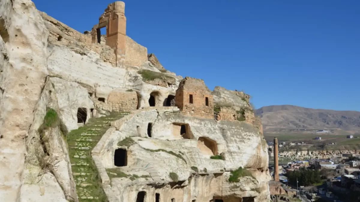 Hasankeyf Kalesi (Yukarı Şehir) - Batman Turistik Gezi Noktası Fotoğraf 1 | Batman360