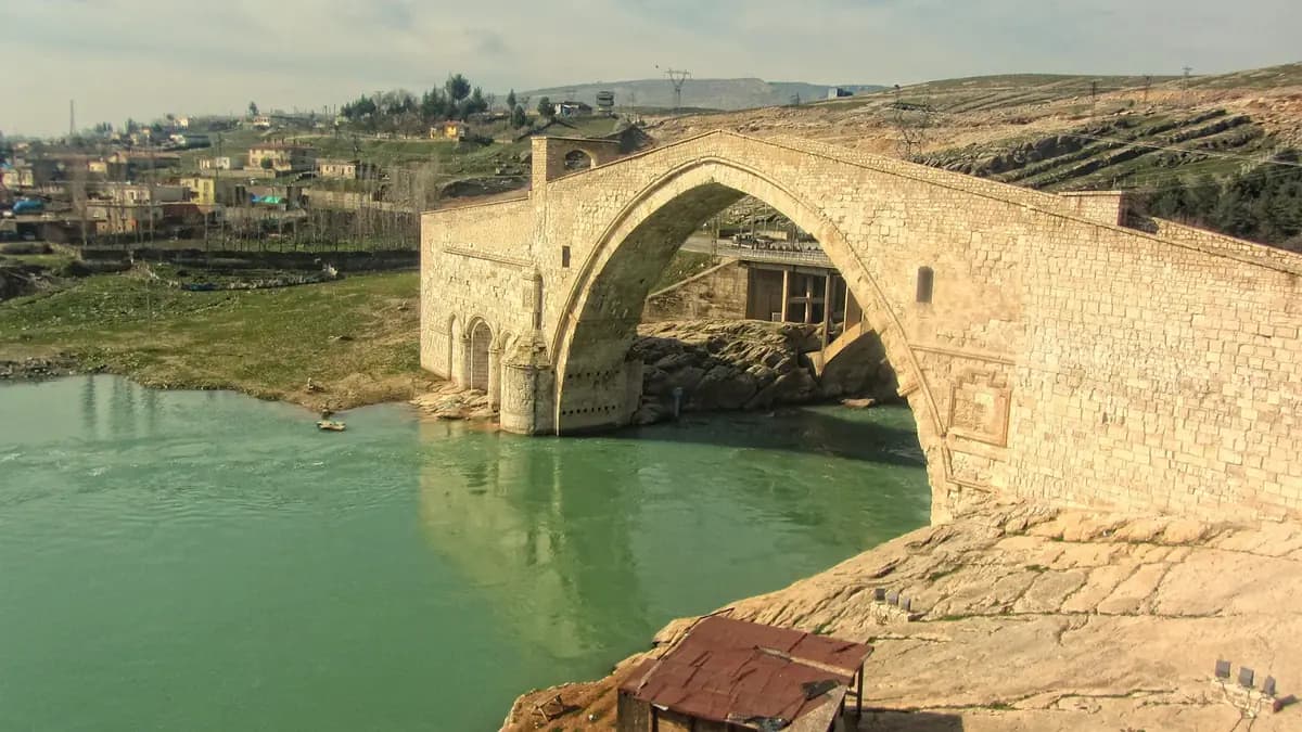Malabadi Köprüsü - Batman Turistik Gezi Noktası Fotoğraf 1 | Batman360